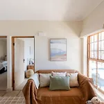 Seia Dream Offers Stunning Ocean Views, Sunny Living Spaces, Plunge Pool And Terraces Perfect For Relaxing, Walk To Simons Town, Seaforth Beach, Boulders Beach Penguins, High Speed Internet, Smart Tv And Back Up Solar, Ideal For Families Or Remote Wo