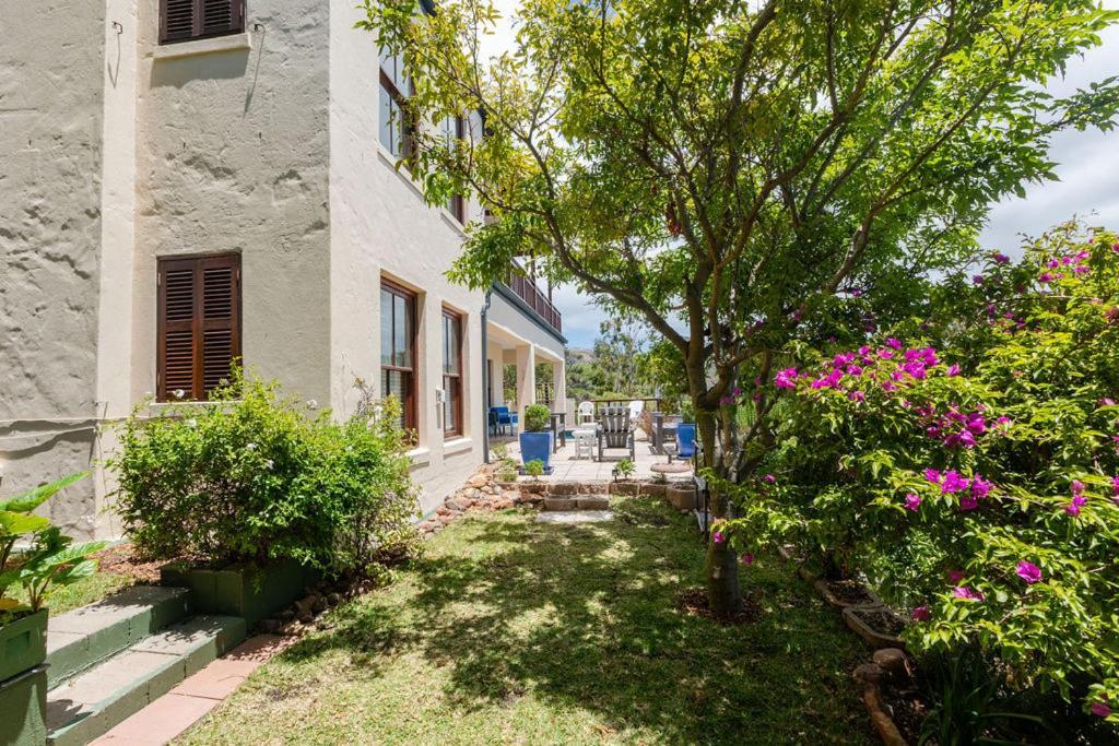 Seia Dream Offers Stunning Ocean Views, Sunny Living Spaces, Plunge Pool And Terraces Perfect For Relaxing, Walk To Simons Town, Seaforth Beach, Boulders Penguins, High Speed Internet, Smart Tv And Back Up Solar, Ideal For Families Or Remote Wo * Cidade Do Cabo