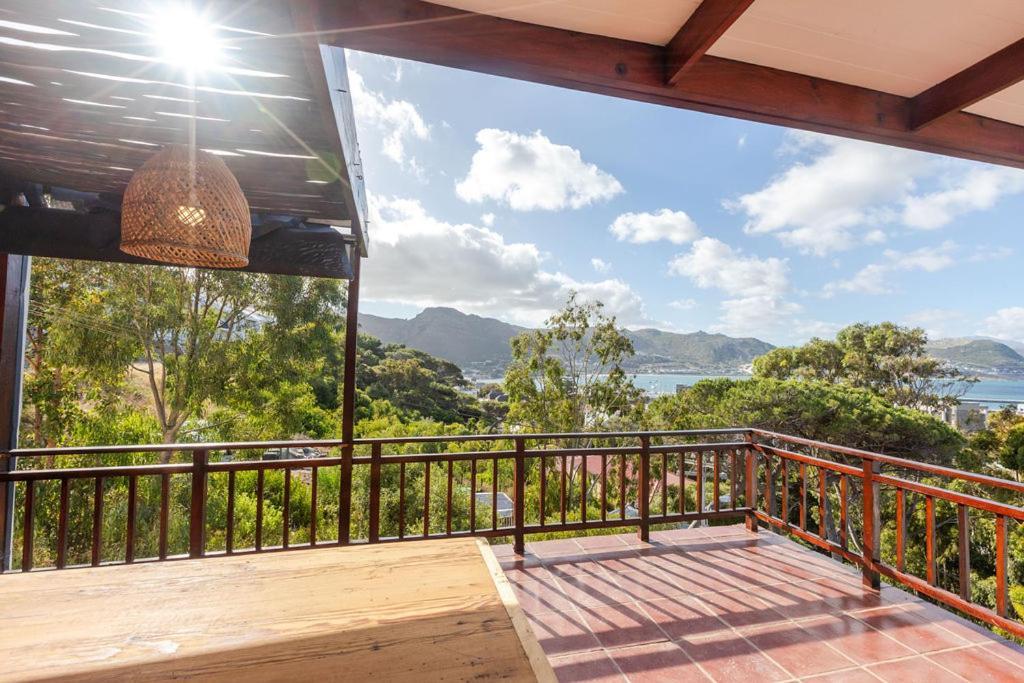 Seia Dream Offers Stunning Ocean Views, Sunny Living Spaces, Plunge Pool And Terraces Perfect For Relaxing, Walk To Simons Town, Seaforth Beach, Boulders Penguins, High Speed Internet, Smart Tv And Back Up Solar, Ideal For Families Or Remote Wo
