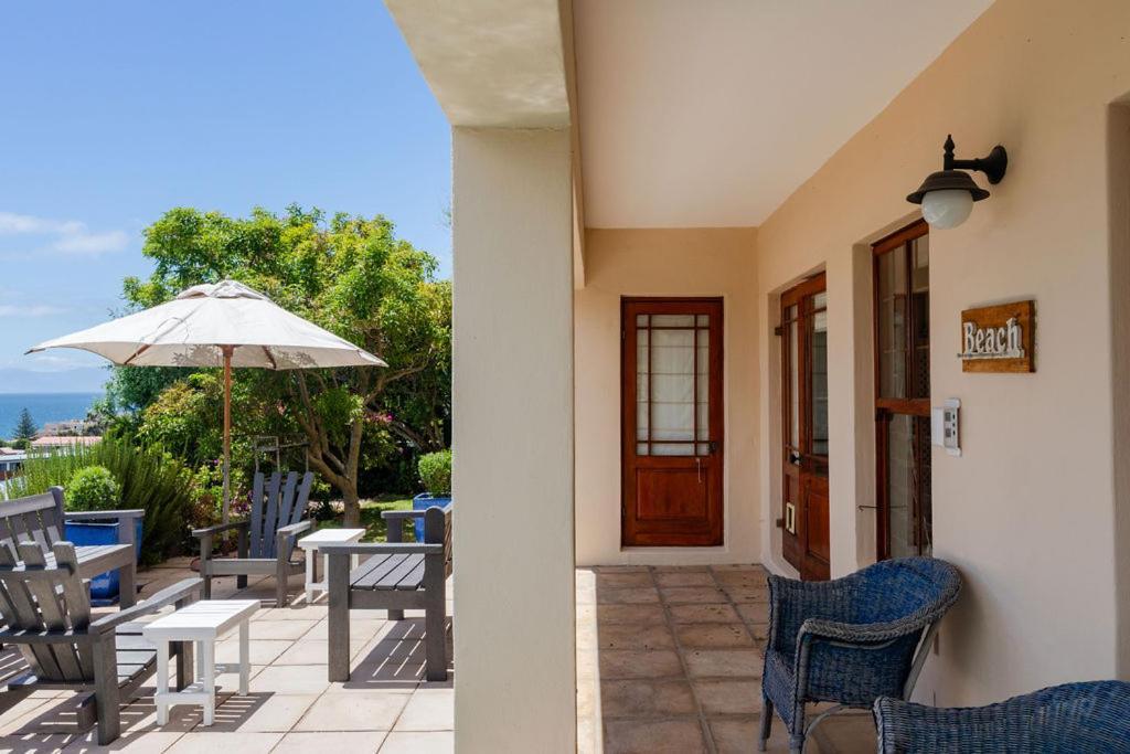 Seia Dream Offers Stunning Ocean Views, Sunny Living Spaces, Plunge Pool And Terraces Perfect For Relaxing, Walk To Simons Town, Seaforth Beach, Boulders Penguins, High Speed Internet, Smart Tv And Back Up Solar, Ideal For Families Or Remote Wo Cape Town