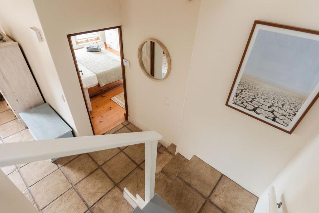 Seia Dream Offers Stunning Ocean Views, Sunny Living Spaces, Plunge Pool And Terraces Perfect For Relaxing, Walk To Simons Town, Seaforth Beach, Boulders Penguins, High Speed Internet, Smart Tv And Back Up Solar, Ideal For Families Or Remote Wo *
